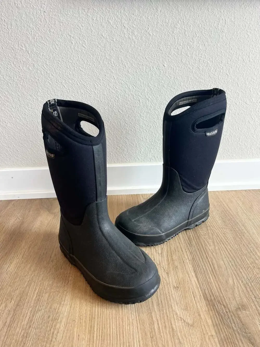 Bogs, Classic High Youth Insulated Winter, Waterproof Rain Boots, Black, 2Y
